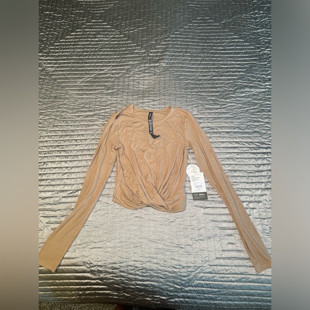 Vuori cropped athletic top